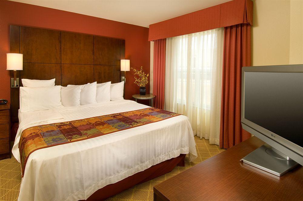 Residence Inn By Marriott San Antonio Seaworld / Lackland Номер фото
