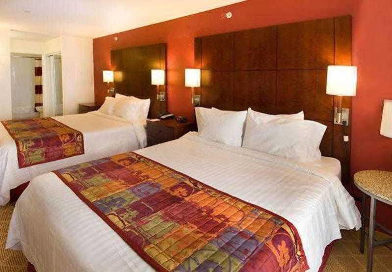 Residence Inn By Marriott San Antonio Seaworld / Lackland Экстерьер фото